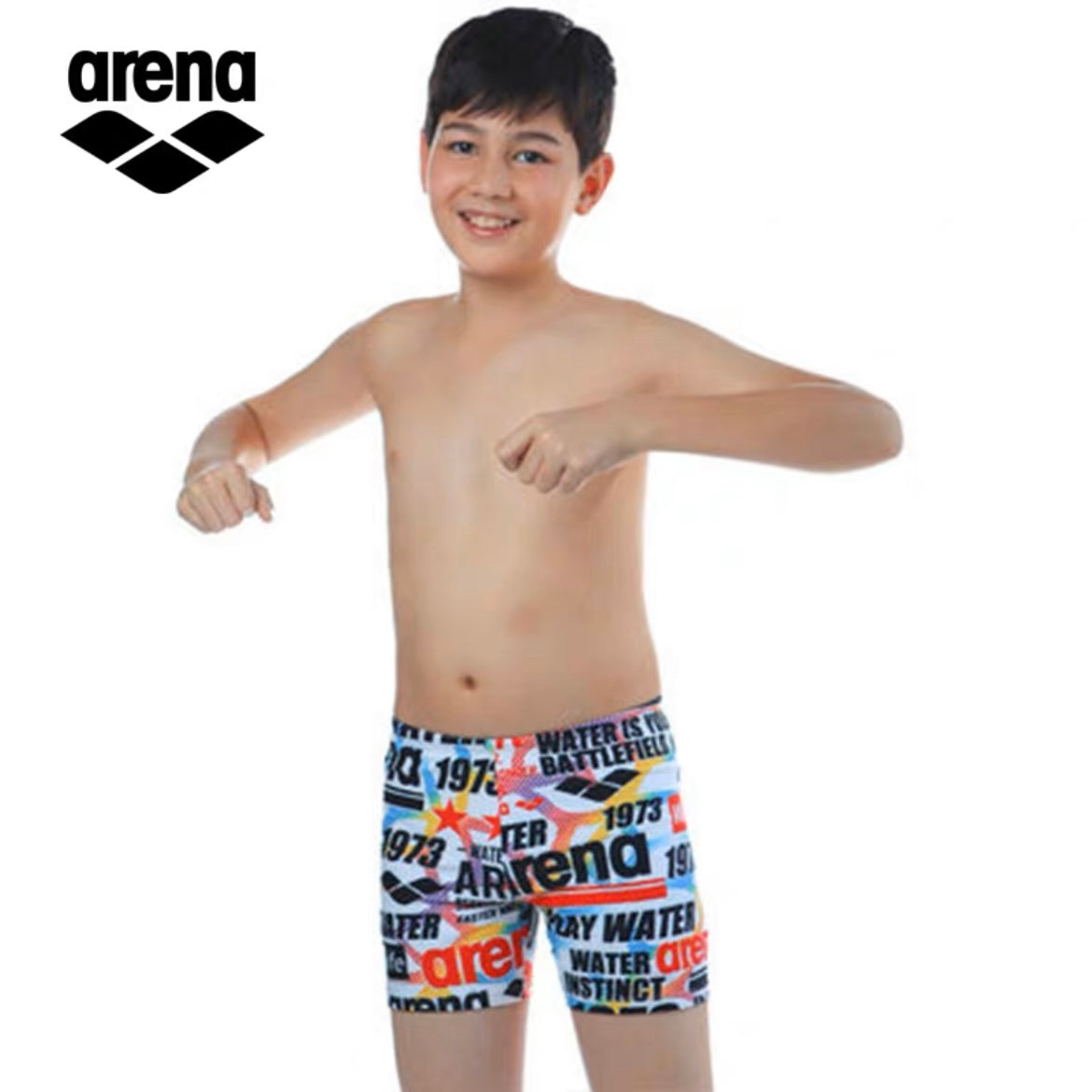 ARENA男童平角泳褲 (彩色文字印花)